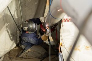 Eerste grote waterstoffabriek nu aangesloten op Nederlands waterstofnetwerk