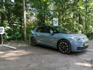 ANWB introduceert Auto-stopfunctie tegen onredelijk hoge blokkeertarieven in de nacht