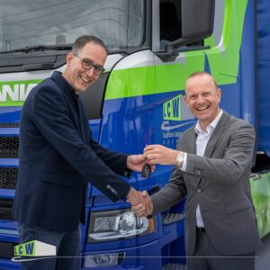 Primeur voor LCW Groningen. Eerste Scania 40R BEV afgeleverd.