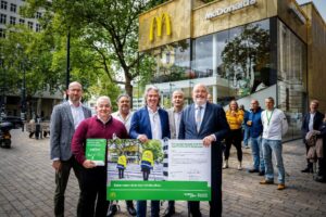 Zwerfafval: Gemeente Rotterdam en McDonald’s pakken het samen aan