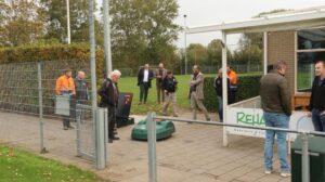 Duurzame robotmaaiers op de voetbalvelden in Terneuzen