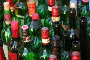 Stichting DOEN ondersteunt PAKT om van herbruikbare glazen verpakkingen de norm maken