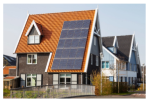 Meer halen uit je dak met zonnepanelen: klimaatadaptatie thuis en in de stad