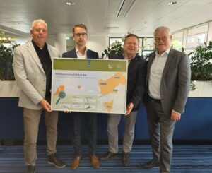 Gemeenten en Rijkswaterstaat: intentieverklaring zonne-energie langs A28 en A32