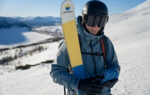 Gerecyclede windturbinebladen van Vattenfall op de skipiste