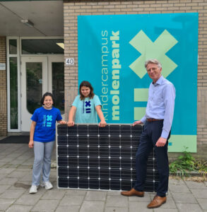 We Drive Solar schenkt 80 zonnepanelen aan Kindercampus Molenpark