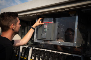 Omega Energietechniek eerste partij die inspecties uitvoert volgens de nieuwe richtlijnen voor energieopslagsystemen (EOS)